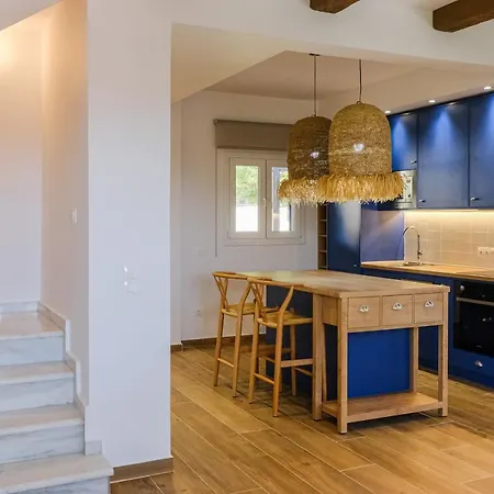 Dekalo Seaside Villa, Криопиги