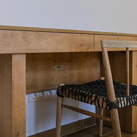Dekalo Seaside Villa, Вилла Криопиги