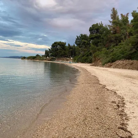 Dekalo Seaside Villa, Villa